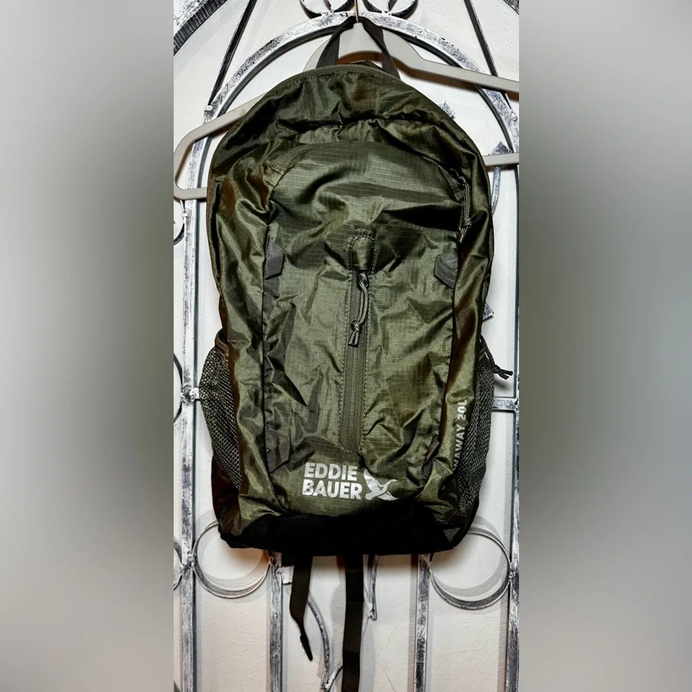 Eddie Bauer Green 20L Lightweight Stowaway Packable Spruce Green Backpack - Picture 4 of 16